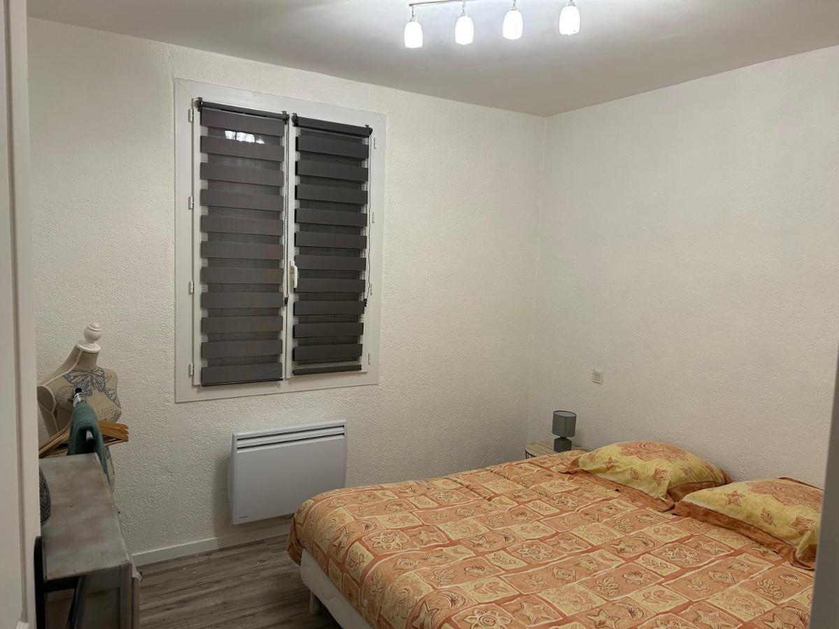 Jolie Villa Independante Climatisee 3 Chambres Tout Confort 6 Couchages, Piscine Chauffee 4 X 8 Disponible Selon Meteo De Mai A Fin Septembre, Jacuzzi 4 Places, Boulodrome Eclaire, Ping-Pong, Wifi, Proche Commerces Animaux Domestiques Sur Demande Bretenoux Exterior foto