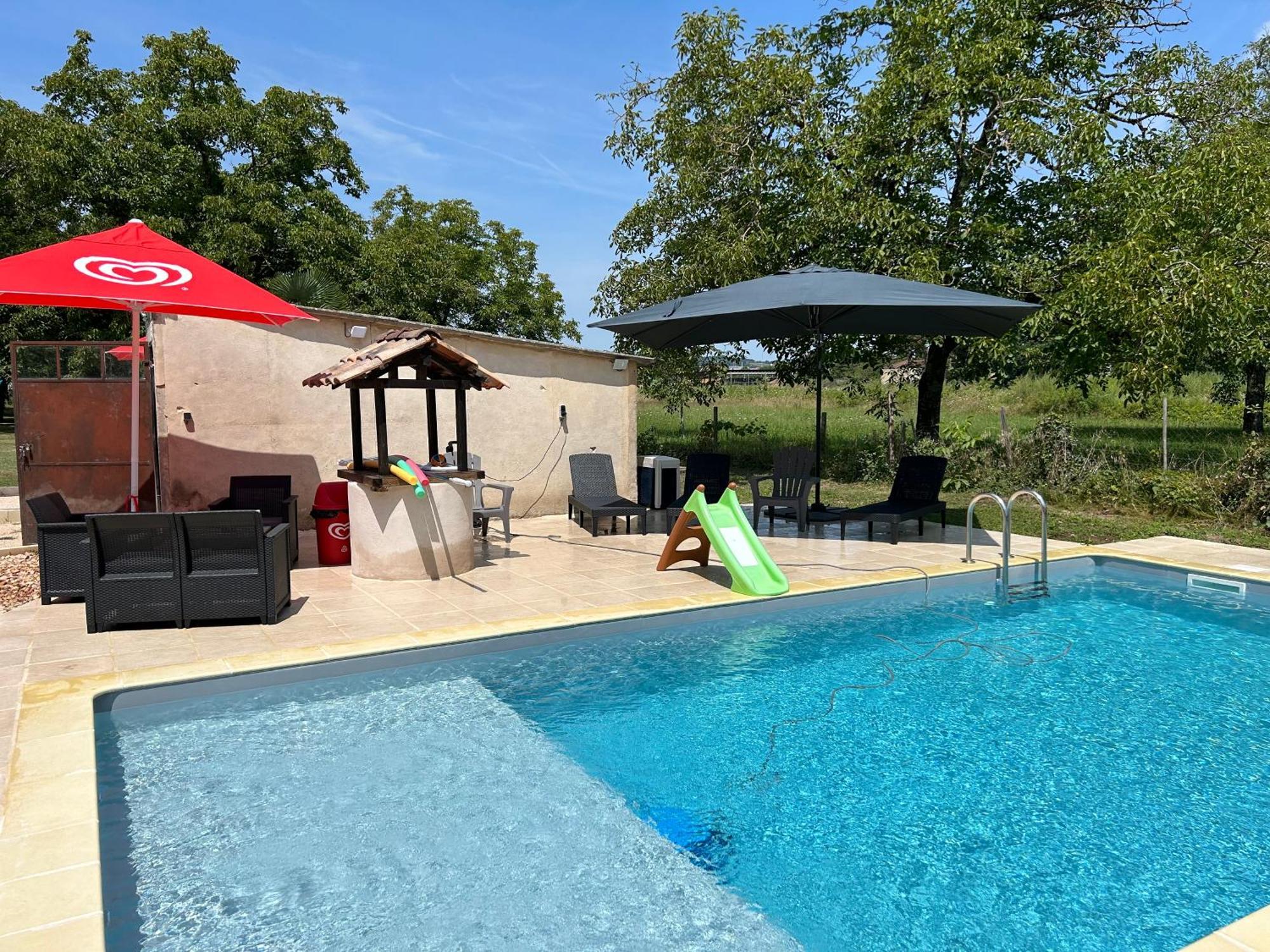Jolie Villa Independante Climatisee 3 Chambres Tout Confort 6 Couchages, Piscine Chauffee 4 X 8 Disponible Selon Meteo De Mai A Fin Septembre, Jacuzzi 4 Places, Boulodrome Eclaire, Ping-Pong, Wifi, Proche Commerces Animaux Domestiques Sur Demande Bretenoux Exterior foto