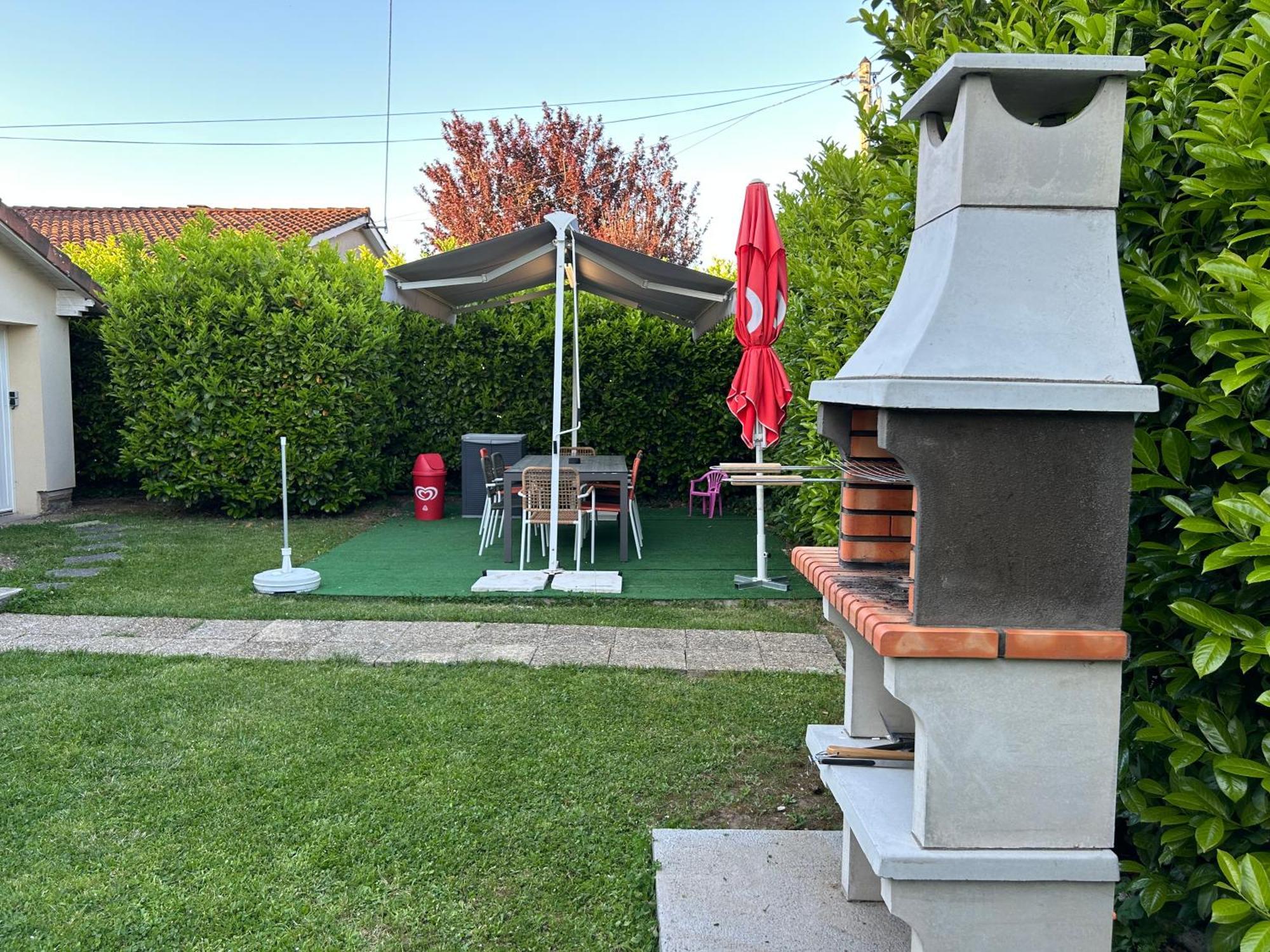 Jolie Villa Independante Climatisee 3 Chambres Tout Confort 6 Couchages, Piscine Chauffee 4 X 8 Disponible Selon Meteo De Mai A Fin Septembre, Jacuzzi 4 Places, Boulodrome Eclaire, Ping-Pong, Wifi, Proche Commerces Animaux Domestiques Sur Demande Bretenoux Exterior foto