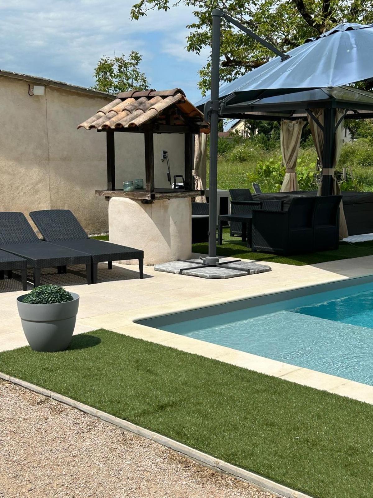 Jolie Villa Independante Climatisee 3 Chambres Tout Confort 6 Couchages, Piscine Chauffee 4 X 8 Disponible Selon Meteo De Mai A Fin Septembre, Jacuzzi 4 Places, Boulodrome Eclaire, Ping-Pong, Wifi, Proche Commerces Animaux Domestiques Sur Demande Bretenoux Exterior foto