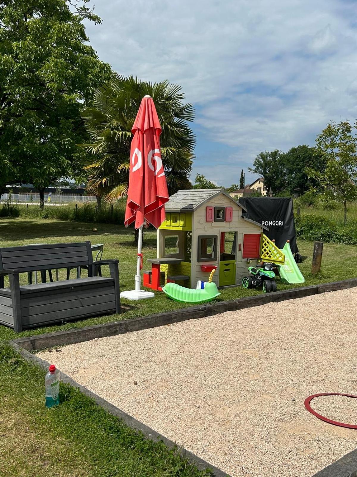 Jolie Villa Independante Climatisee 3 Chambres Tout Confort 6 Couchages, Piscine Chauffee 4 X 8 Disponible Selon Meteo De Mai A Fin Septembre, Jacuzzi 4 Places, Boulodrome Eclaire, Ping-Pong, Wifi, Proche Commerces Animaux Domestiques Sur Demande Bretenoux Exterior foto